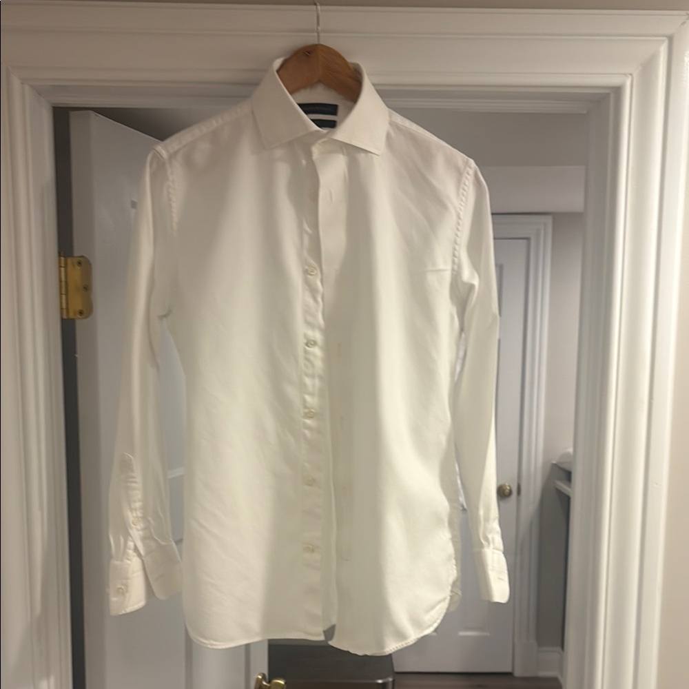 Banana Republic Signature Spread Collar Dress Shirt
